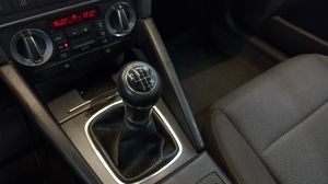 Audi A3 1.6 TDI 105cv Attraction 213000  - Foto 14