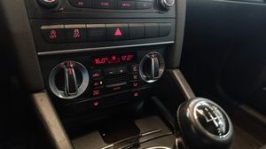 Audi A3 1.6 TDI 105cv Attraction 213000  - Foto 13