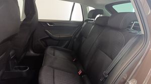 Skoda Rapid 1.4 TDI CR 66KW (90cv) Style DSG Nacional - 146000Km  - Foto 17