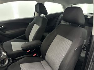 Volkswagen Polo 1.4 85cv Advance 3P  - 63.000Km  - Foto 9