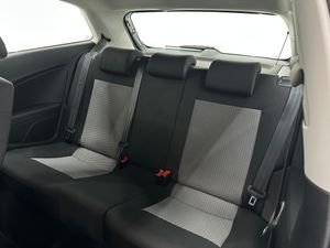 Volkswagen Polo 1.4 85cv Advance 3P  - 63.000Km  - Foto 13