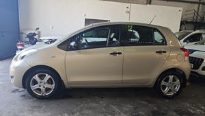 Toyota Yaris 1.3 VVT-I Connect Naciona  - 100.000Km  - Foto 3