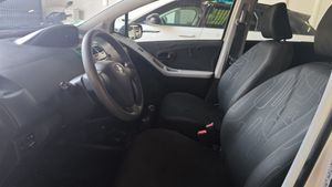 Toyota Yaris 1.3 VVT-I Connect Naciona  - 100.000Km  - Foto 8