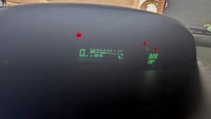 Toyota Yaris 1.3 VVT-I Connect Naciona  - 100.000Km  - Foto 6
