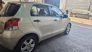 Toyota Yaris 1.3 VVT-I Connect Naciona  - 100.000Km  - Foto 5