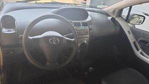 Toyota Yaris 1.3 VVT-I Connect Naciona  - 100.000Km  - Foto 9