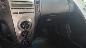 Toyota Yaris 1.3 VVT-I Connect Naciona  - 100.000Km  - Foto 14