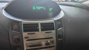 Toyota Yaris 1.3 VVT-I Connect Naciona  - 100.000Km  - Foto 7