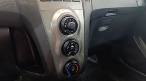 Toyota Yaris 1.0 VVT-I Live Naciona  - 100.000Km  - Foto 13