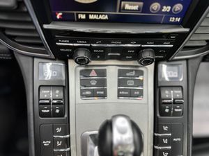 Porsche Panamera Turbo S Exclusive Series V8 - 571Cv  + Historial  - Foto 35