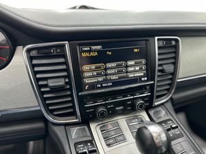 Porsche Panamera Turbo S Exclusive Series V8 - 571Cv  + Historial  - Foto 29
