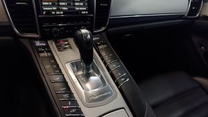 Porsche Panamera Turbo S Exclusive Series V8 - 571Cv  + Historial  - Foto 23