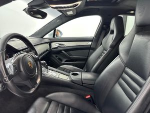 Porsche Panamera Turbo S Exclusive Series V8 - 571Cv  + Historial  - Foto 13