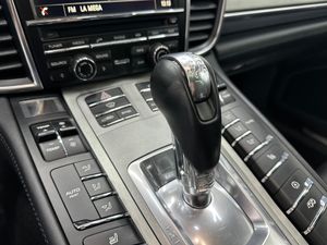 Porsche Panamera Turbo S Exclusive Series V8 - 571Cv  + Historial  - Foto 34