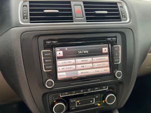 Volkswagen Jetta 2.0 TDI 140cv Advance  - Foto 13