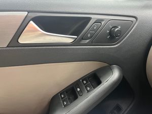 Volkswagen Jetta 2.0 TDI 140cv Advance  - Foto 21