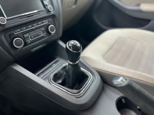 Volkswagen Jetta 2.0 TDI 140cv Advance  - Foto 15