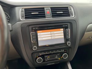 Volkswagen Jetta 2.0 TDI 140cv Advance  - Foto 19