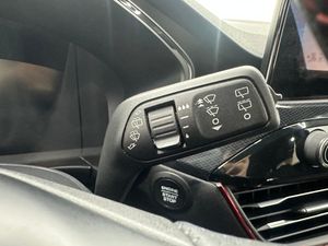 Ford Kuga ST-Line X 1.5T EcoBoost 120Cv Nacional - 99.000KM  - Foto 22