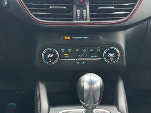 Ford Kuga ST-Line X 1.5T EcoBoost 120Cv Nacional - 99.000KM  - Foto 17