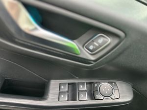 Ford Kuga ST-Line X 1.5T EcoBoost 120Cv Nacional - 99.000KM  - Foto 19