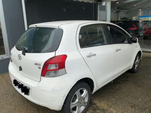 Toyota Yaris 1.0 VVT-I Live Nacional 70Cv + Libro - 165.000Km  - Foto 6