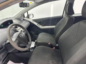 Toyota Yaris 1.0 VVT-I Active 70Cv Nacional  - Foto 10