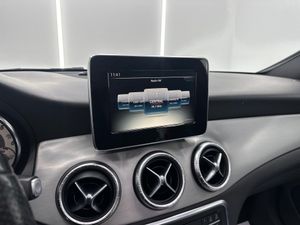 Mercedes Clase CLA CLA 200 d AMG Line + Techo solar - 84.000Km Certificados  - Foto 15