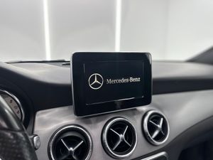 Mercedes Clase CLA CLA 200 d AMG Line + Techo solar - 84.000Km Certificados  - Foto 14