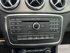 Mercedes Clase CLA CLA 200 d AMG Line + Techo solar - 84.000Km Certificados  - Foto 13