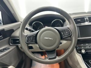 Jaguar XE 2.0 AJ200D Diesel RWD 180cv Portfolio Nacional - 84.000Km  - Foto 23