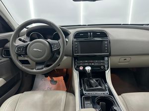 Jaguar XE 2.0 AJ200D Diesel RWD 180cv Portfolio Nacional - 84.000Km  - Foto 11