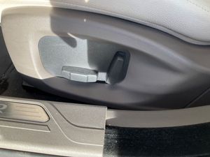 Jaguar XE 2.0 AJ200D Diesel RWD 180cv Portfolio Nacional - 84.000Km  - Foto 9