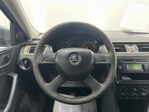Skoda Rapid 1.2 MPI 75cv Active Nacional - 183.000Km  - Foto 10