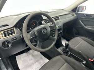 Skoda Rapid 1.2 MPI 75cv Active Nacional - 183.000Km  - Foto 11