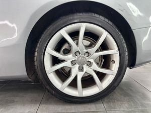 Audi A5 2.7 TDI 190cv DPF multitronic Nacional con Sonido Activo Pantalla 12