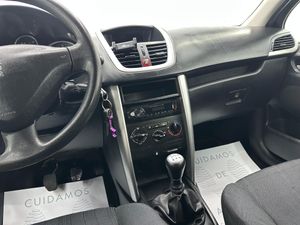 Peugeot 207 Confort 1.4 HDI 70  - Foto 9