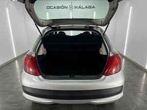 Peugeot 207 Confort 1.4 HDI 70  - Foto 14