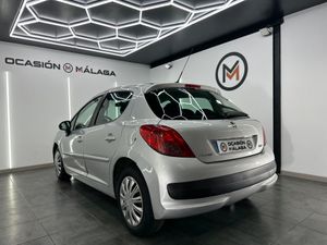 Peugeot 207 Confort 1.4 HDI 70  - Foto 4