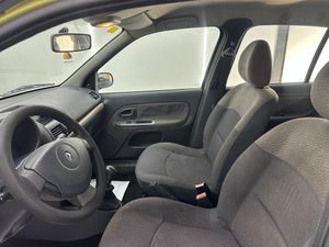 Renault Clio Yahoo! 1.2 16v 75 5p 202.000Km  - Foto 9