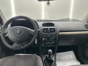 Renault Clio Yahoo! 1.2 16v 75 5p 202.000Km  - Foto 10