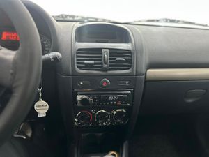 Renault Clio Yahoo! 1.2 16v 75 5p 202.000Km  - Foto 16