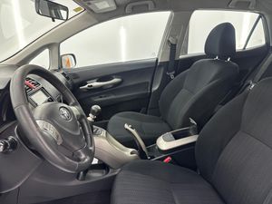 Toyota Auris 2.0 D-4D Sol Único propietario  - 273.000Km  - Foto 9