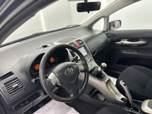 Toyota Auris 2.0 D-4D Sol Único propietario  - 273.000Km  - Foto 8