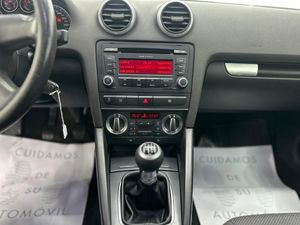 Audi A3 1.6 TDI 105cv Attraction Nacional - 172.000Km  - Foto 11