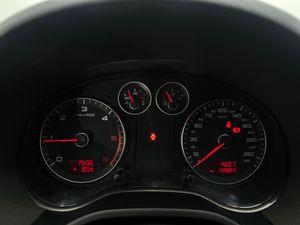 Audi A3 1.6 TDI 105cv Attraction Nacional - 172.000Km  - Foto 8