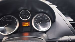 Peugeot 207 Confort 1.4 75Cv Nacional  - 96500Km  - Foto 8