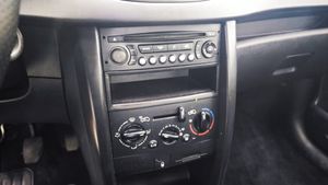 Peugeot 207 Confort 1.4 75Cv Nacional  - 96500Km  - Foto 11