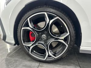 Volkswagen Golf GTI 2.0 TSI 195kW (265CV) DSG - 22400Km  - Foto 7