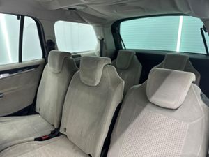 Citroën Grand C4 Picasso 2.0 HDi 150cv Exclusive Plus  - Foto 17